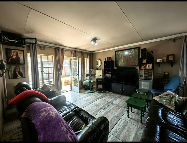 3 BEDROOM FREEHOLD FOR SALE IN VERWOERDPARK
